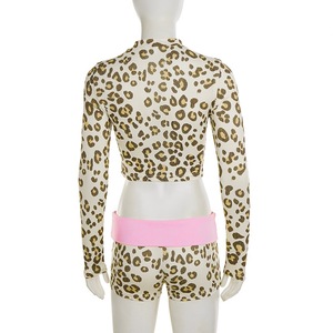 Nuovo Completo Estivo a Due Pezzi con Stampa Leopardata Elasticizzata, Top Corto a Maniche Lunghe <span class=keywords><strong>e</strong></span> Shorts Aderenti - Product Image 6