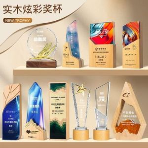 Trofeos de madera personalizados, premios de cristal con grabado de logotipo para eventos corporativos y programas de reconocimiento. - Product Image 3