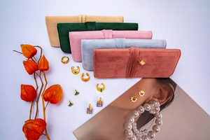 Vente en gros de sacs de rangement pour bijoux, boucles d'oreilles et colliers en velours de grande capacité avec logo personnalisé - Product Image 3