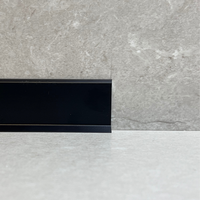 Plinthe en aluminium pour la décoration intérieure de la maison et de l'appartement