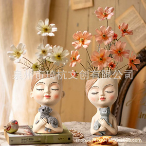 แจกันเรซิ่นรูปเด็กผู้หญิงถือแมวและสุนัข  กระถางดอกไม้รูปหน้าคน สไตล์โบฮีเมียน 2 ชิ้น ของตกแต่งห้องนั่งเล่น - Product Image 2