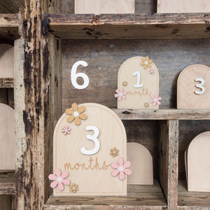 Plaque <span class=keywords><strong>de</strong></span> porte en bois d'érable, étape importante d'un an, double face imprimée, gravure, tenture murale, artisanat, boîtes en bois <span class=keywords><strong>souvenir</strong></span> pour bébé - Product Image 2