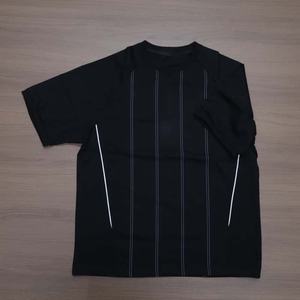 เสื้อยืดลำลองลายทางผู้ชายขายส่ง พิมพ์โลโก้ตามสั่ง ระบายอากาศได้ดี เสื้อฤดูร้อนสำหรับผู้ชาย - Product Image 4