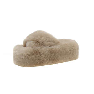 Chaussons d'intérieur personnalisés en fourrure pour femme, collection Hiver 2026, à bout ouvert, semelle épaisse en plastique, en peluche de haute qualité, confortables et douillets - Product Image 1