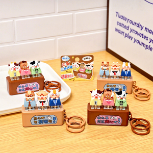 ตุ๊กตาการ์ตูนน่ารักแบบใหม่ พร้อมปุ่มบีบคลายเครียด มีเสียงพูดคุย เป็นพวงกุญแจกระเป๋าแบบสามช่องสำหรับคู่รัก ช่วยเสริมสร้างพัฒนาการ - Product Image 1