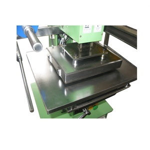 เครื่องปั๊มทองกึ่งอัตโนมัติ 220V รุ่นใหม่ เครื่องพิมพ์ฉลากแบบรีดร้อนสำหรับการ์ดอวยพร ใช้กับพลาสติกและแบริ่ง - Product Image 4