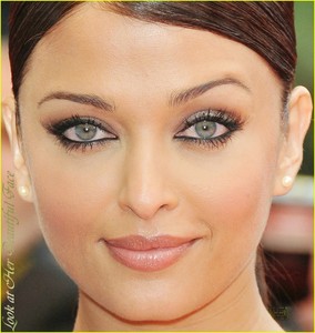 Célèbre actrice de Bollywood Aishwarya <span class=keywords><strong>Rai</strong></span> Statue de cire grandeur nature à vendre - Product Image 6