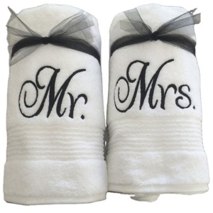 Serviettes en coton personnalisées blanches Flingertip - Souvenir de mariage, serviette pour la mariée - Product Image 2
