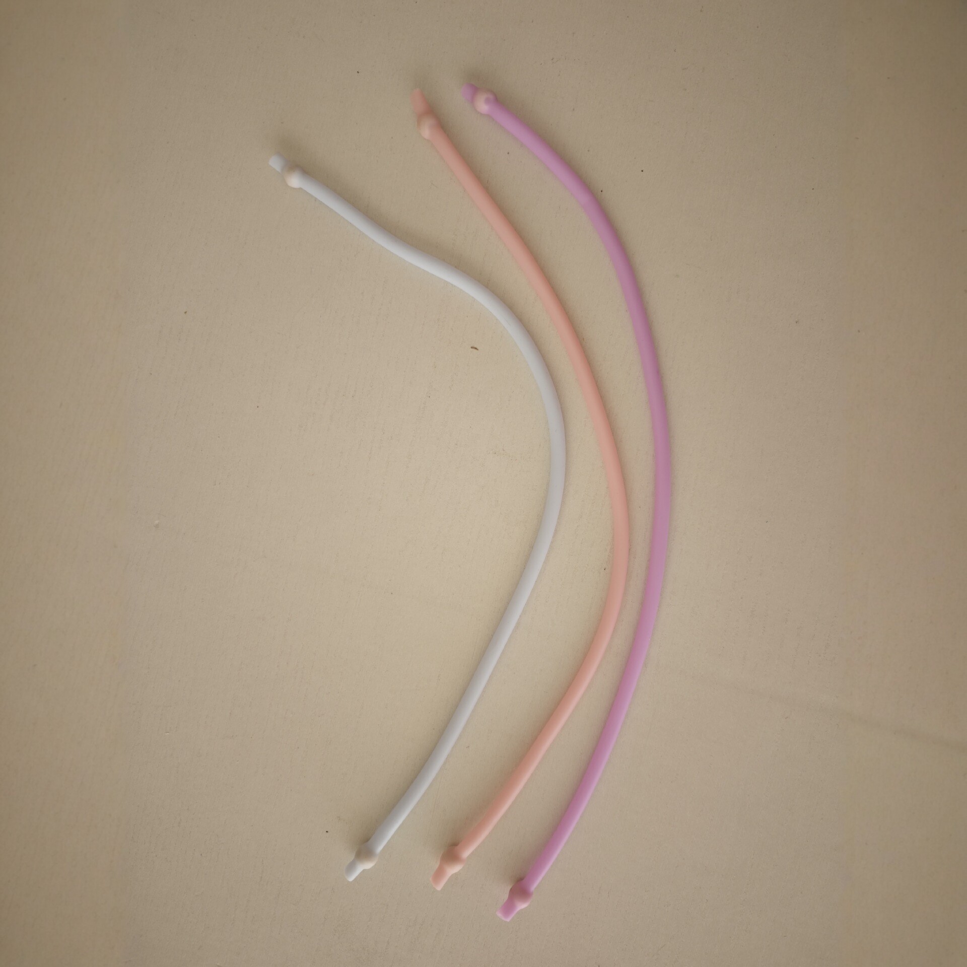 Tube de tension avec perles en bois [violet] 6 pièces