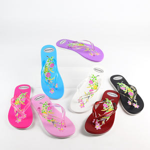 Sandalias Tailandesas Hechas en China para Mujeres Maduras con Correas Intercambiables - Product Image 6