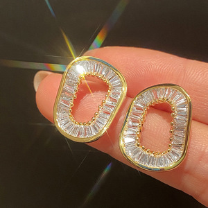 Orecchini a Perno Geometrici Irregolari per Donne, Accessori Eleganti e Minimalisti per Uso Quotidiano - Product Image 1