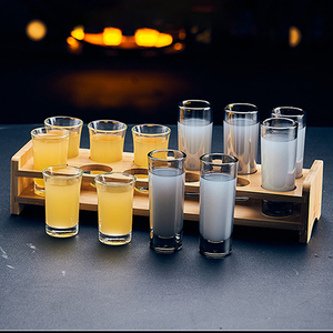Varios <span class=keywords><strong>Tipos</strong></span> <span class=keywords><strong>de</strong></span> Portavasos <span class=keywords><strong>de</strong></span> Cerveza <span class=keywords><strong>de</strong></span> Madera Personalizados, Vasos <span class=keywords><strong>de</strong></span> Chupito Pequeños con Bandeja <span class=keywords><strong>de</strong></span> Servicio - Product Image 6