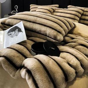 Vendita Diretta dal Produttore: Set di Quattro Pezzi in <span class=keywords><strong>Velluto</strong></span> di Latte Spesso e Caldo per Lenzuola e Copripiumini Matrimoniali - Product Image 5