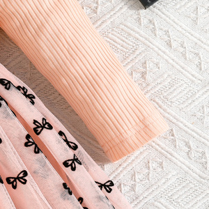 ชุดเดรสเจ้าหญิงแสนหวานสำหรับเด็กผู้หญิงวัยเตาะแตะ เสื้อผ้าลำลองสำหรับเด็ก คอเสื้อถักลายริบบิ้น โบว์พิมพ์ลายผ้าทูล - Product Image 4