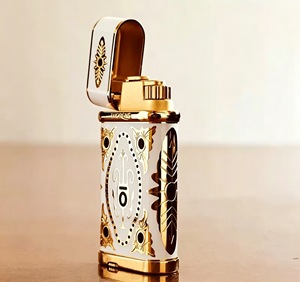 Briquet à cigarettes rechargeable en alliage de zinc de luxe dans un coffret cadeau, flamme douce portable haut de gamme pour hommes, cadeau premium - Product Image 1