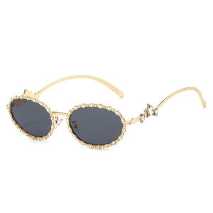 <b>Eyewear</b> 2025 Oval Diamond Sunglasses High Luxury Quality with Texture Wholesale Glasses for Women - Product Image 1