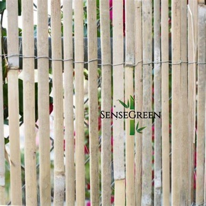 Vente en gros de clôtures environnementales en <span class=keywords><strong>bambou</strong></span> avec treillis et portails de jardin privé au design à lamelles fendues - Product Image 3