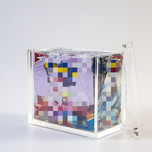 Caja de Exhibición Acrílica Transparente Moderna Personalizada de Fábrica con Protección UV y Almacenamiento para Coleccionistas de TCG - Product Image 3