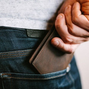 Custom Waterproof Engraved <b>Wallet</b> <b>RFID</b> <b>Blocking</b> Minimalist Bifold Full Grain Genuine Leather Mens <b>Wallet</b> - Product Image 6