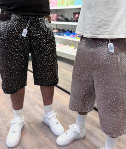 Pantalones cortos <span class=keywords><strong>de</strong></span> mezclilla lavados raglán desgastados con diseño <span class=keywords><strong>de</strong></span> detalle <span class=keywords><strong>de</strong></span> cristal <span class=keywords><strong>de</strong></span> moda transpirable Vintage para <span class=keywords><strong>hombre</strong></span> - Product Image 4