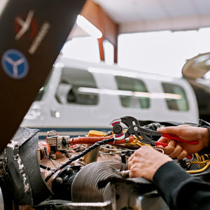 Alicates para sifón y conectores Knipex, 1 pulgada de ancho de mandíbula, acero al cromo vanadio, grado industrial, medida imperial - Product Image 1