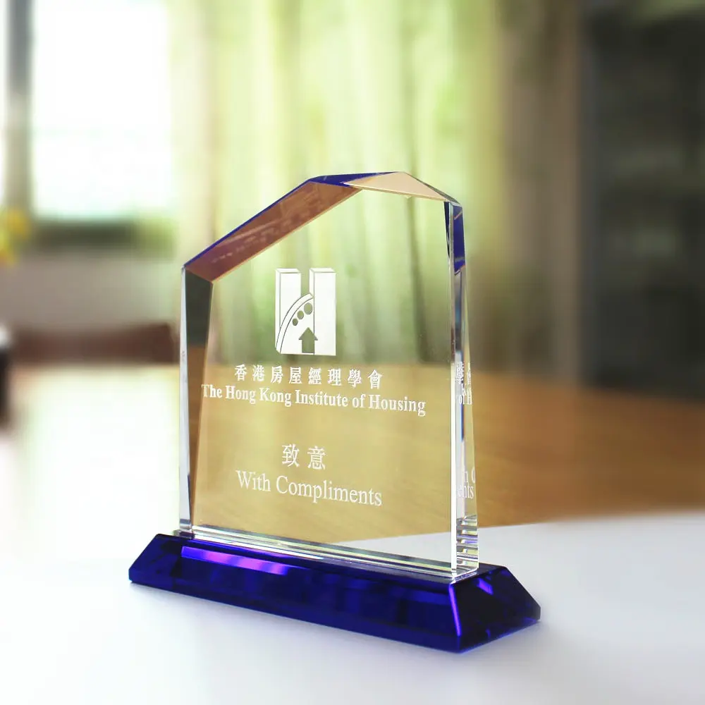 Nhà cung cấp Trung Quốc bán buôn cổ điển thăng hoa pha lê Quà Tặng biểu tượng tùy chỉnh 3D laser khắc K9 pha lê trống Trophy với cơ sở màu xanh