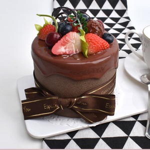 Nouveau produit : Modèles de gâteaux artificiels en forme de crème glacée, fausses créations artistiques tendance pour anniversaires et mariages, personnalisables - Product Image 5