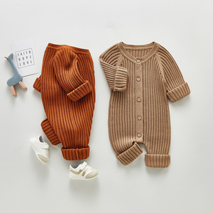 Combinaison bébé unisexe à manches longues en coton biologique 100% côtelé, vente en gros - Product Image 1