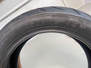 <span class=keywords><strong>ยาง</strong></span>กันลื่นขนาด 13 14 นิ้ว สูตรกึ่งร้อน สำหรับรถซูเปอร์มอเตอร์ไซค์ เหมาะสำหรับสกู๊ตเตอร์ KYMCO รุ่น CT250 ST250 ST350 ขนาด 110/70-14 150/70-13 - Product Image 6