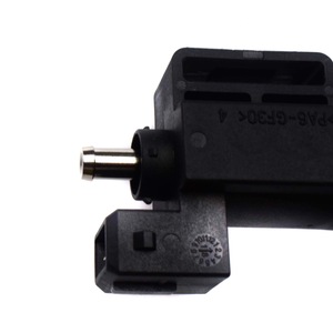 Válvula Solenoide del Canister de Carbón Ford BL3E-9K378-BA 70208703, Pieza de Repuesto - Product Image 3