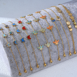 กำไลข้อมือรูปพระจันทร์เสี้ยวเคลือบทองคำ ขายส่ง รับทำตามสั่ง พร้อมเคลือบสีเคลือบเงา จำหน่ายจำนวนมาก - Product Image 1