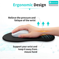 Tapis de souris en mousse à mémoire de forme ergonomique avec logo personnalisé en gros avec repose-poignet en gel pour cadeaux promotionnels (base antidérapante)