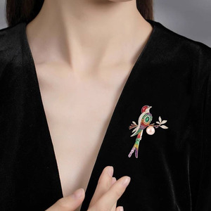 Broches de Aleación con Forma de Pájaro, Diseño de Paleta de Colores Vibrantes, Chapado en Oro Rosa con Circonita, Regalo para Bodas y Fiestas, Venta al Por Mayor - Product Image 4