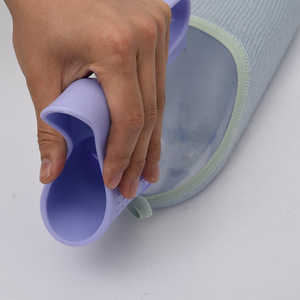 Urinario Jili ovalado de plástico y silicona para hombres y mujeres, para cuidado de personas postradas en cama, diseño minimalista. - Product Image 4