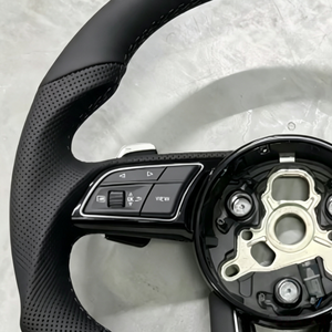 Volant en cuir de qualité supérieure compatible avec <span class=keywords><strong>Audi</strong></span> RS RS3 RS7 A3 A4 A5 A7 Q7 TT TTs R8, volant en fibre de carbone, <span class=keywords><strong>prix</strong></span> d'usine - Product Image 3