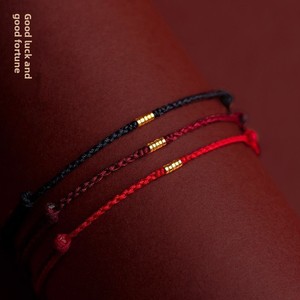 Pulsera de hierro chapada en oro con cinco dijes de la Fortuna, para atraer la <span class=keywords><strong>buena</strong></span> <span class=keywords><strong>suerte</strong></span> y proteger contra la <span class=keywords><strong>mala</strong></span> <span class=keywords><strong>suerte</strong></span>, con cuerda roja y cinco bendiciones para el año. - Product Image 3