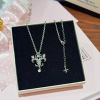 Hete Aanbieding: Messing Fleur-de-lis hanger met kubieke zirkonia voor dames, geschikt voor dagelijks gebruik en feesten, van Four Seasons Factory