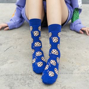 <span class=keywords><strong>Chaussettes</strong></span> de fruits en coton à la mode pour femmes Hot-Selling Color-Block Crew <span class=keywords><strong>Chaussettes</strong></span> décontractées Fun Banana Avocado Cartoon <span class=keywords><strong>Chaussettes</strong></span> - Product Image 3