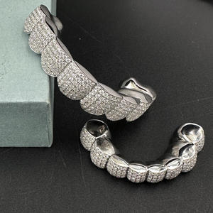 Custom VVS Moissanite 925 diamanti in argento Sterling denti Grillz Baguette taglio rotondo appiccamento a mano gioielli Hip Hop - Product Image 5