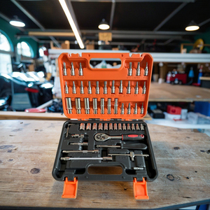 151pcs Ô tô cơ khí sửa chữa hộp công cụ kết hợp bộ phần cứng gắn trên xe ổ cắm cờ lê tay-powered OEM tùy chỉnh - Product Image 6