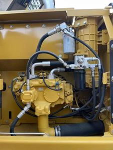 Excavatrice sur chenilles hydraulique d'occasion Caterpillar Cat 320D2L de 20 tonnes, matériel de construction d'occasion, certifiée CE d'origine - Product Image 4