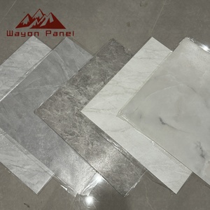 Le piastrelle per pavimenti in marmo <span class=keywords><strong>autoadesive</strong></span> impermeabili antiscivolo in <span class=keywords><strong>PVC</strong></span> promozionali sono adatte per la decorazione d'interni. - Product Image 3