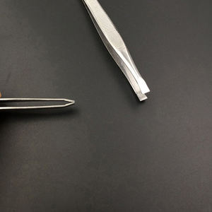 Pince à sourcils pointue pointue pince à sourcils en acier inoxydable de haute qualité pour poils incarnés - Product Image 5