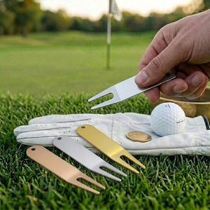 Outil de réparation de divots de <span class=keywords><strong>golf</strong></span> moderne multicolore en gros, fourche de réparation de green, accessoires de <span class=keywords><strong>golf</strong></span> pour usage sur le terrain - Product Image 1