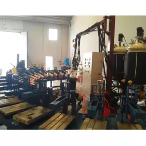 Factory Polyurethane PU Foaming Shoe Sole Plastic Injection Moulding Machine