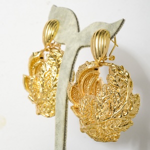 Pendientes Largos de Aleación de Cobre con Flores Exageradas Estilo Bohemio, Chapados en Oro de 18k, Unisex, de Zeadear Jewelry - Product Image 3