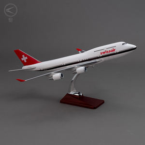 Décoration de la maison artisanat modèle d'avion Boeing747-400 Swiss Airlines 1/150 47cm taille en plastique nautique cadeau d'affaires PC / ABS - Product Image 2