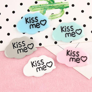 <span class=keywords><strong>Kiss</strong></span> Me Lettre Carte Nuage Forme Résine Charme pour Junk Cas DIY Pince À Cheveux Chaussure Fleurs Réfrigérateur Aimant Accessoires Décoration - Product Image 5