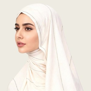 Solid Color Knitted Cotton <b>Islamic</b> Lady Hijab Shawls Rhinestone Dyed Long Headscarf Ethnic Style Plain Hijab New 2026 Design - Product Image 3