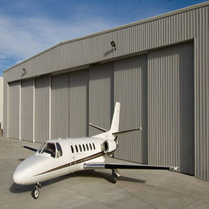 هنجر طائرات مسبق الصنع بهيكل فولاذي خفيف من شركة كينغداو آر تي للهياكل الفولاذية - Product Image 4